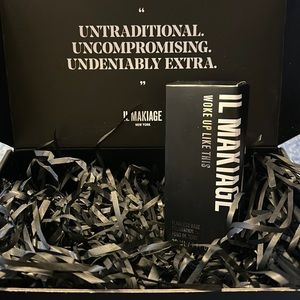 COPY - IL Makiage Flawless Foundation #165 Woke Up Like This. Brand new in box